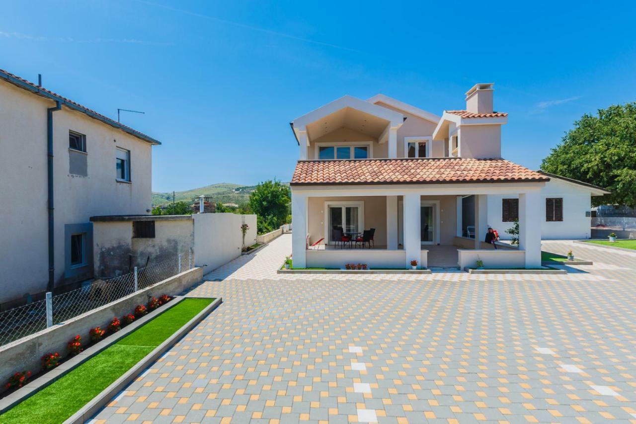 Apartmani Nikola Plano Екстер'єр фото